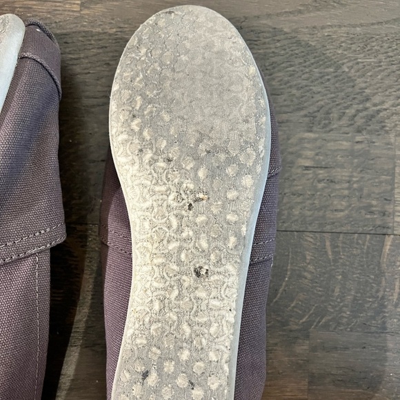 TOMS - Picture 8 of 8